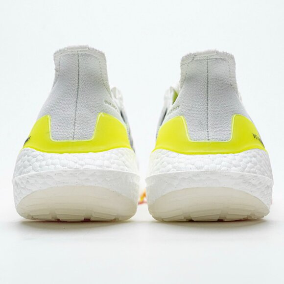 Adidas Ultra Boost Shoes - Picture 3 of 9